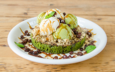 抹茶黒みつパンケーキ